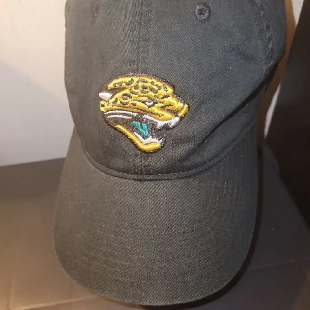 NFL JACKSONVILLE JAGUARS, STRETCH-FIT REEBOK CAP - Picture 1 of 7